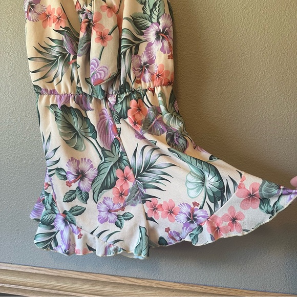 Style Rack tie front keyhole romper - Picture 3 of 7